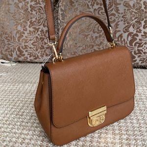 Michael Kors Bridgette MD TH Messenger Luggage